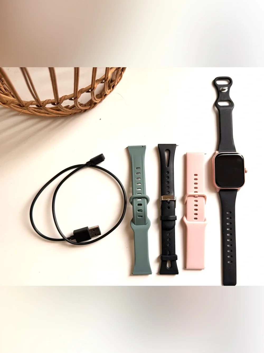 Spade & Co Smartwatch 4 with Rose Gold case and multiple bands
